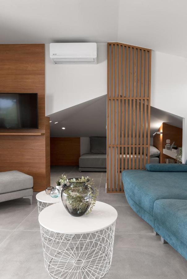 Pola'S Loft Apartment Иерисос Екстериор снимка